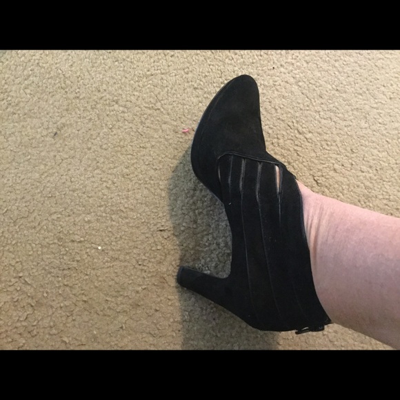 Vaneli NWT Black Suede Booties Size 10M - Picture 6 of 8